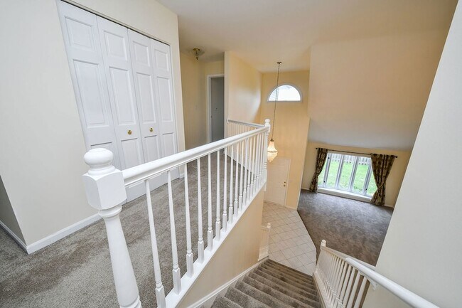 Building Photo - 339 Windsor Dr
