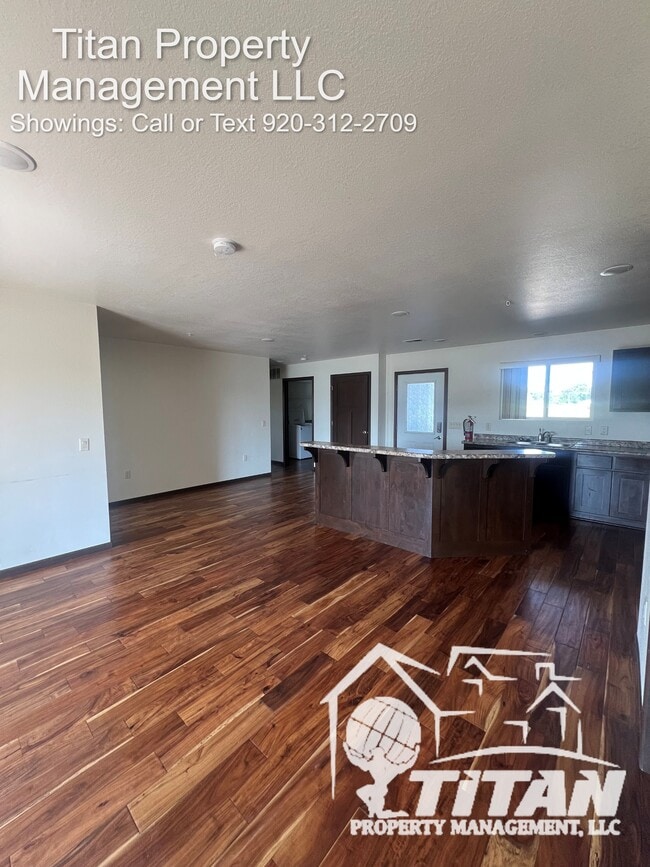 Building Photo - 3425 Logan Dr