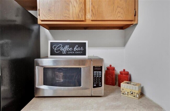 Building Photo - 2411 Huntingdon Chase