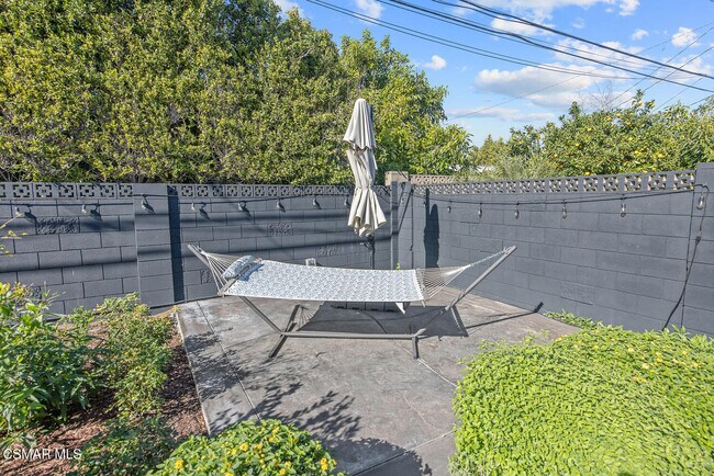 Building Photo - 1449 Norwich Ave