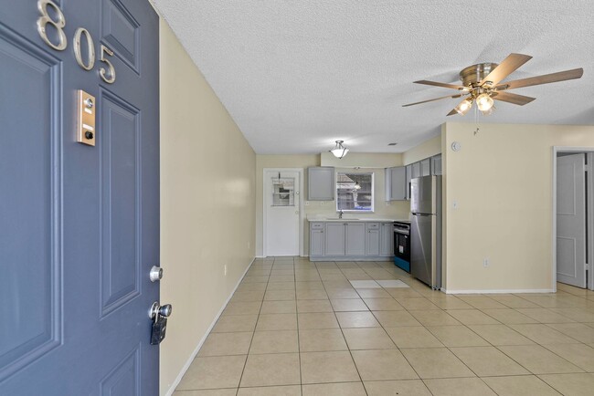 Building Photo - Newly remodeled 2 bedroom, 1 bath in Kissimmee