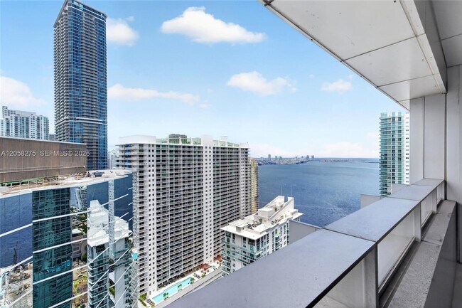 Building Photo - 1395 Brickell Ave