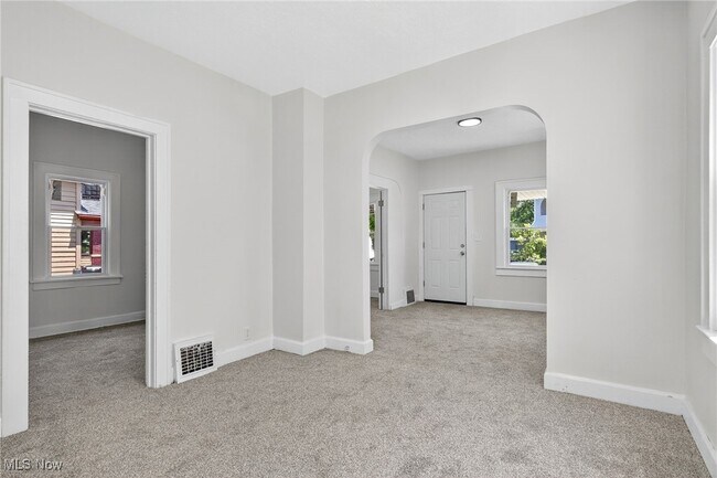Building Photo - 2820 E 120th St