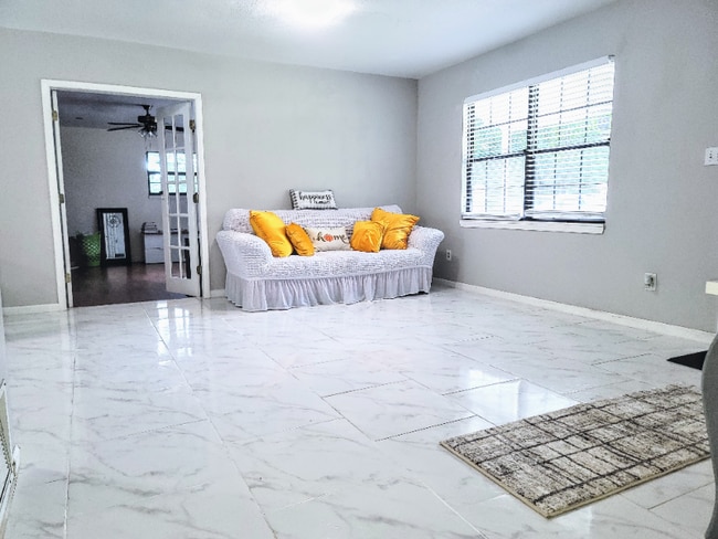 Building Photo - 10777 Bolyard Dr