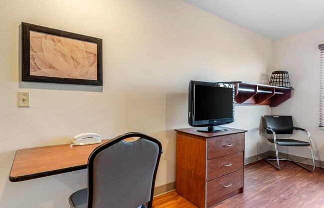 Building Photo - Furnished Studio-Colorado Springs - Airport