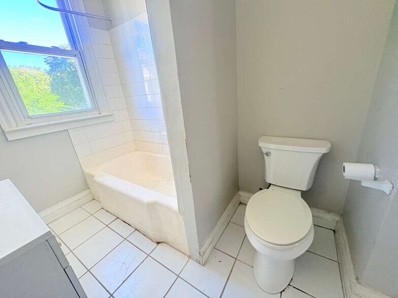 Building Photo - 269 Norton St