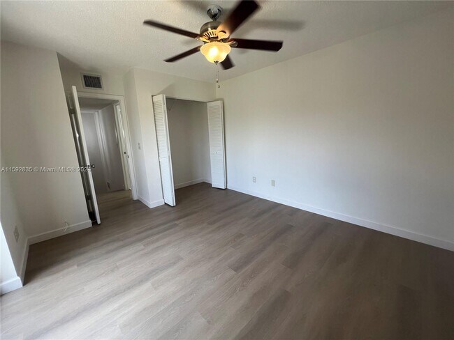 Building Photo - 773 SW 120th Way