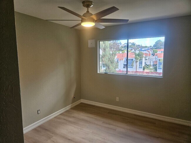 Building Photo - Beautiful 3 Bedroom 2 Bathroom Unit