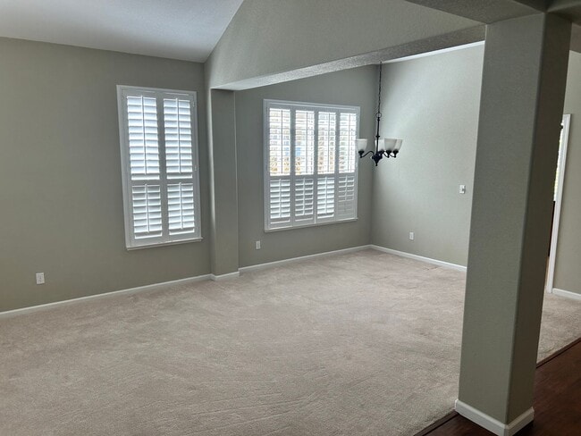 Building Photo - Beautiful Brookside Home 3 Bedroom/2 Bath