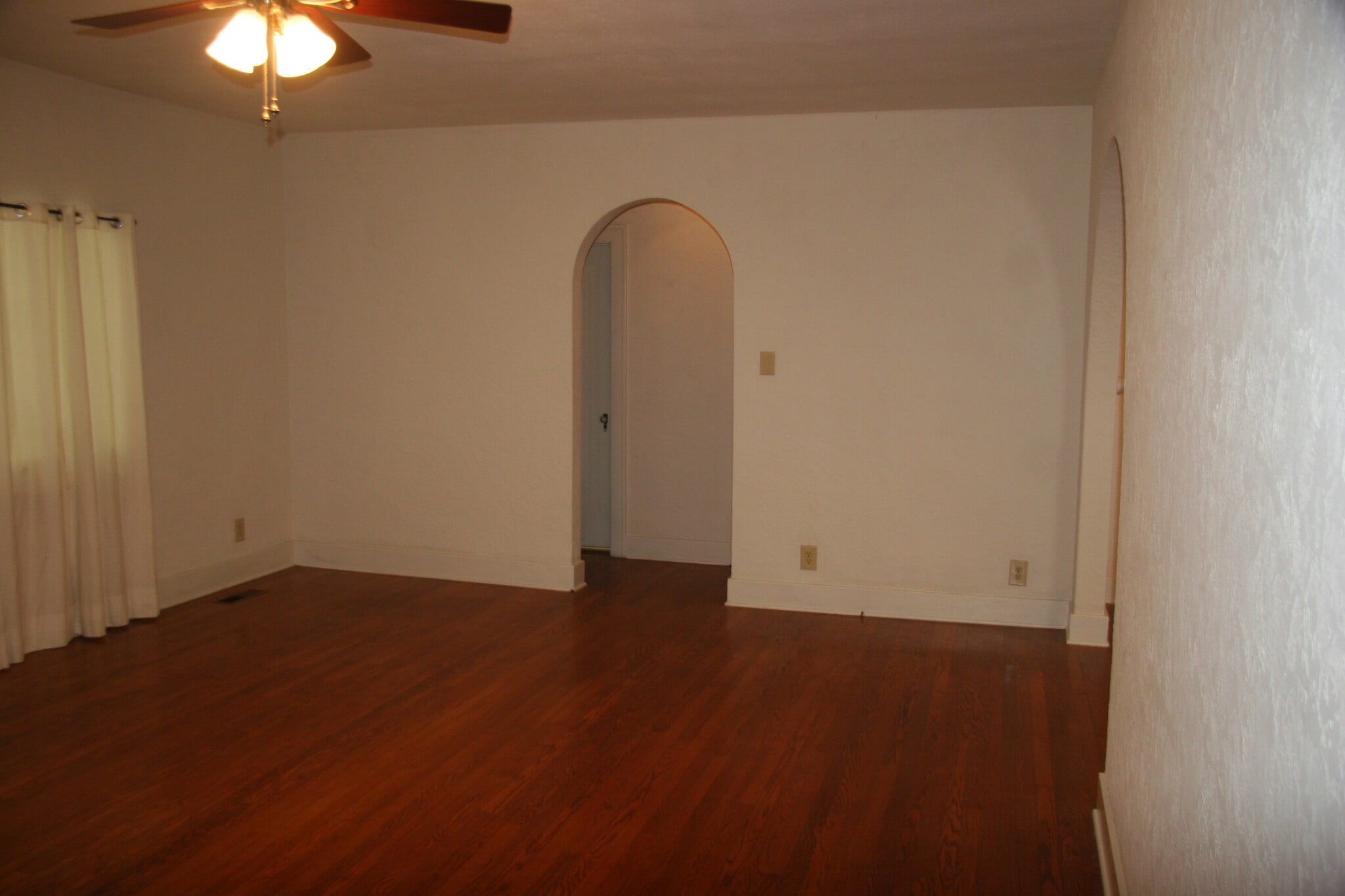 Building Photo - 215 Lincoln St