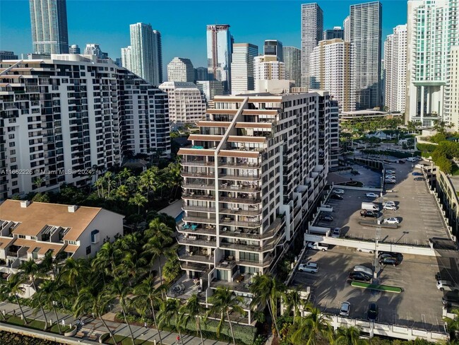 Building Photo - 540 Brickell Key Dr