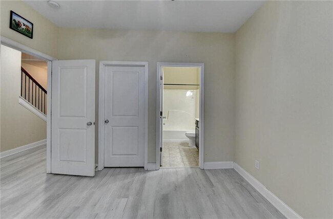 Building Photo - 2405 Tenor Ln