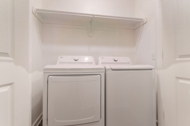 Building Photo - 2 Bedroom 2 Bathroom Home in Fayetteville, AR