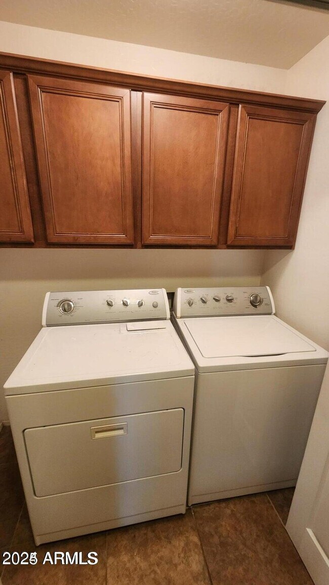 Building Photo - 2858 E Megan St