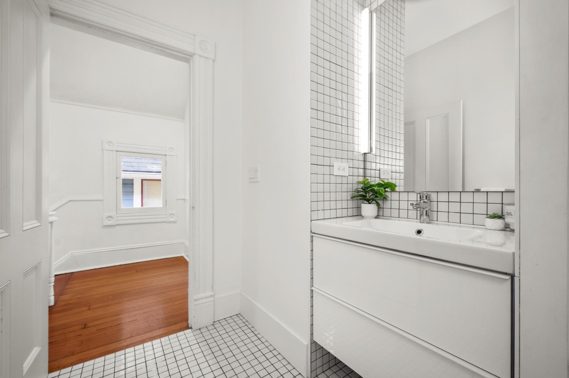 Building Photo - 1720 NW Hoyt St