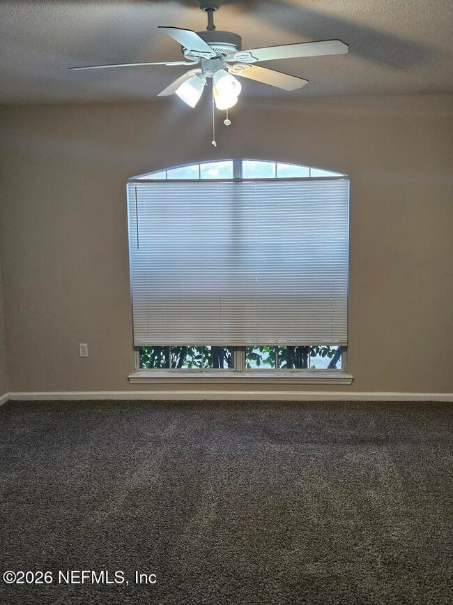 Building Photo - 1876 Creekview Dr