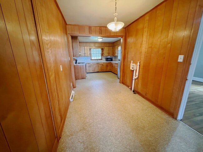 Building Photo - PENDING