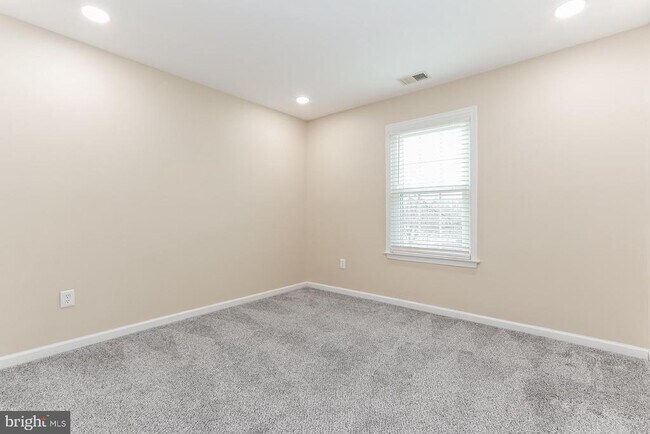 Building Photo - 53 Malsbury St