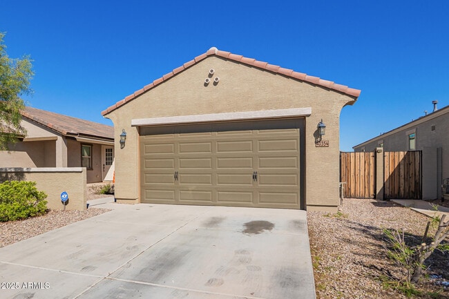 Building Photo - 40354 W Sunland Dr