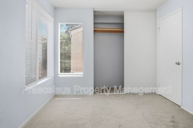 Building Photo - 1389 Serena Cir