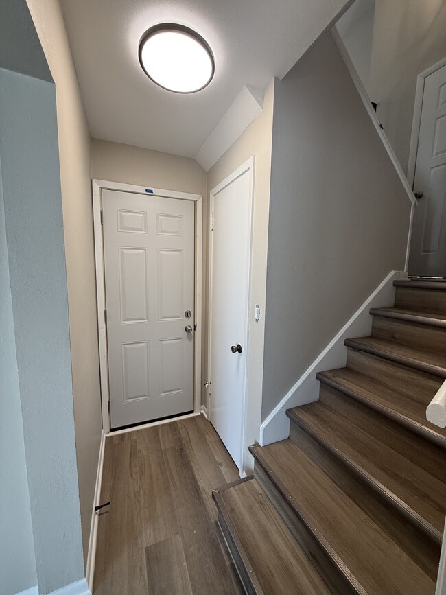 Building Photo - 1001 Caroline Terrace