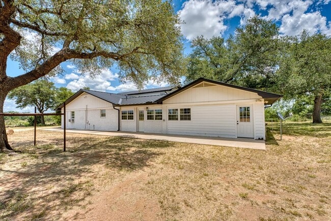 Building Photo - 6552 CR 403