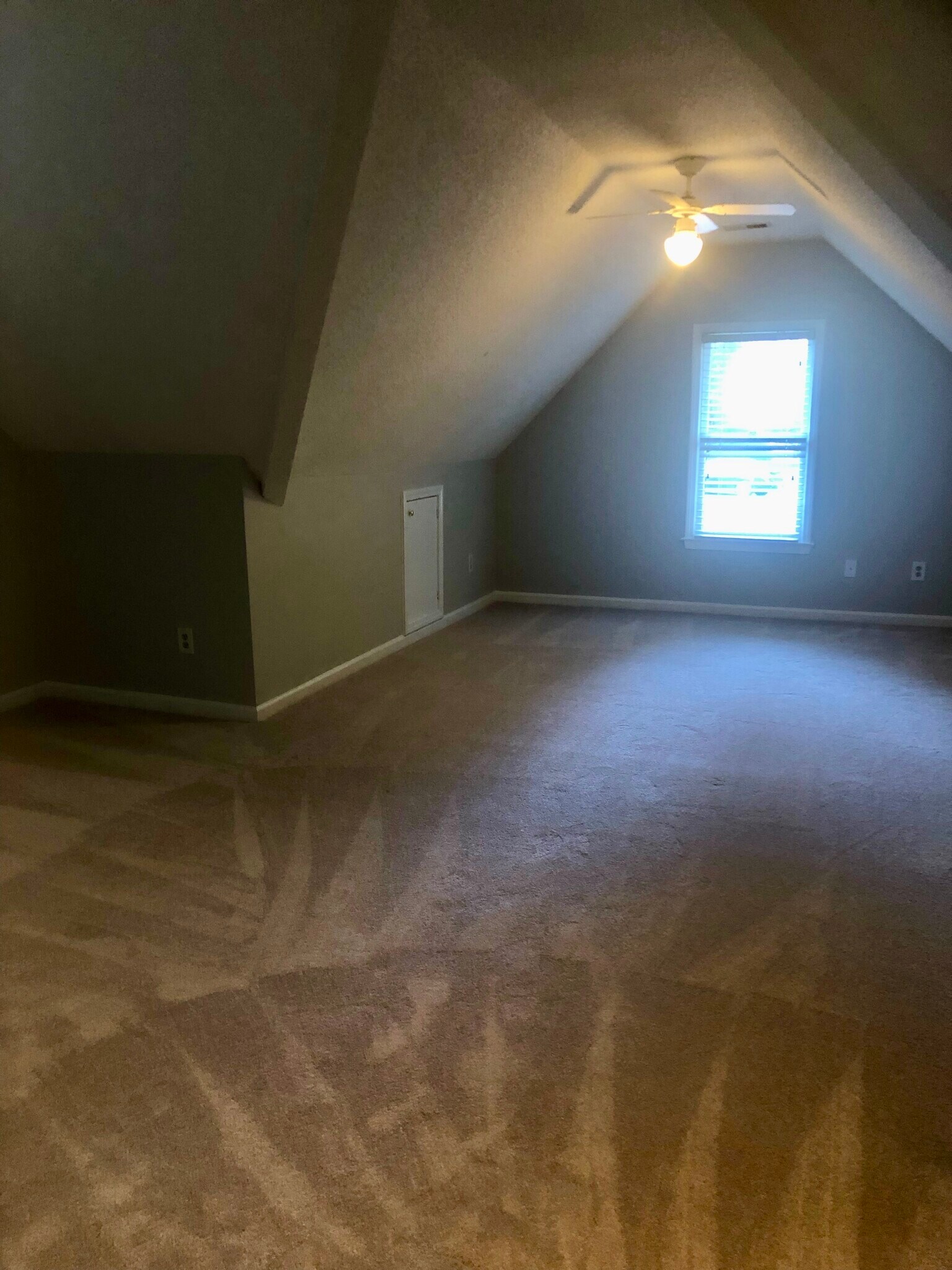 Building Photo - 4926 Benthaven Ln