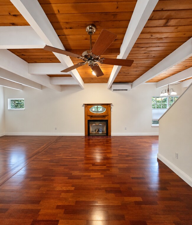 Building Photo - 31 Salal Way