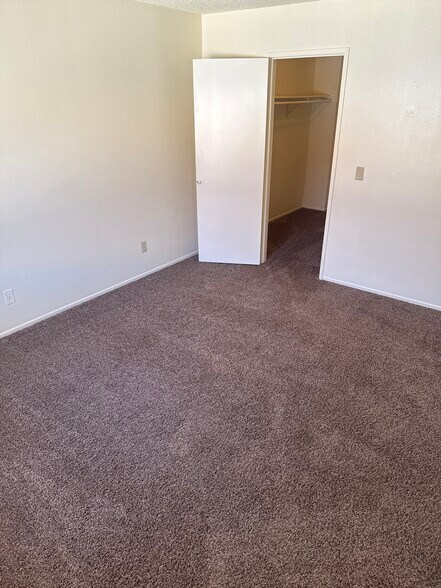 Master Bed - 712 Summerwood Ln