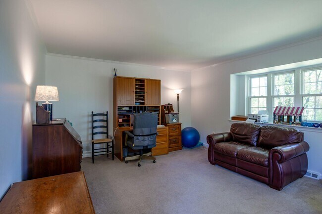 Building Photo - 14815 Hanover Pike