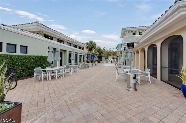 Building Photo - 10399 Prato Dr