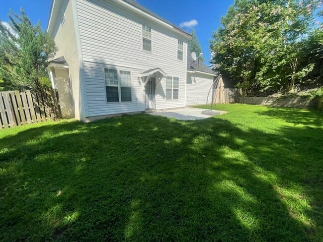 Building Photo - 832 Prairie Ln