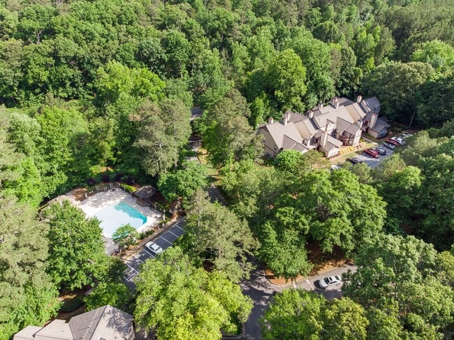 Building Photo - Terrace level condo in great Johns Creek location!