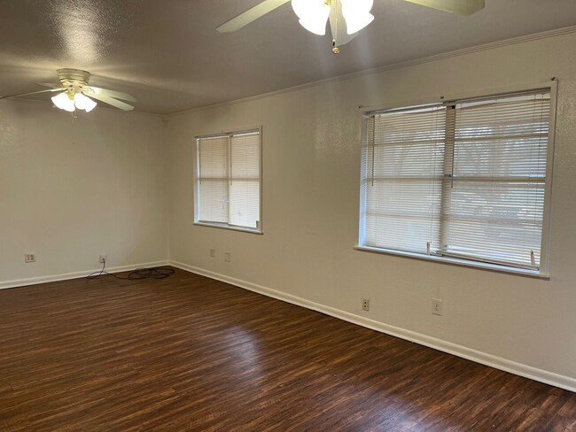 Building Photo - South Bossier 3BR