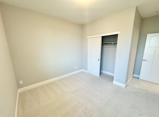 Building Photo - Beautiful home in Springlake!!