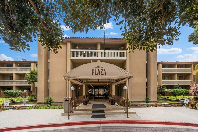 Building Photo - Beautiful 2BD/2BA Condo in Prime Pacific Beach Location!