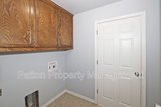 Building Photo - 9206 Perry Ave