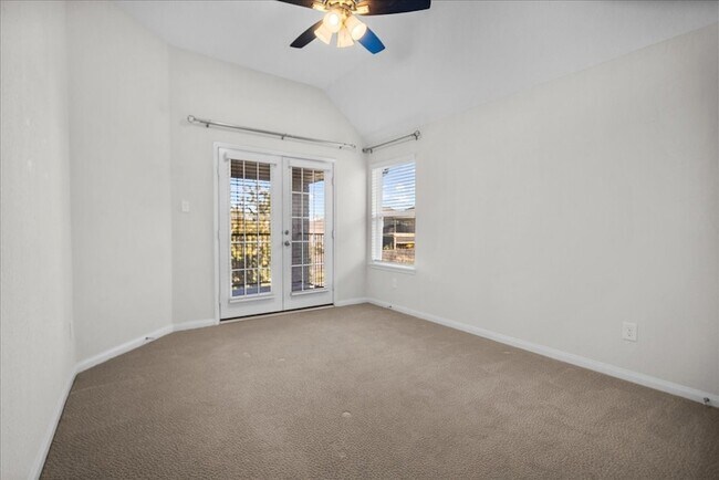 Building Photo - 13814 Russell Ct