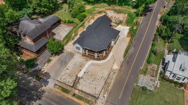 Building Photo - "Brand New 3-Bed, 3-Bath Retreat with Modern LVP Flooring in the Heart of Fort Payne!"