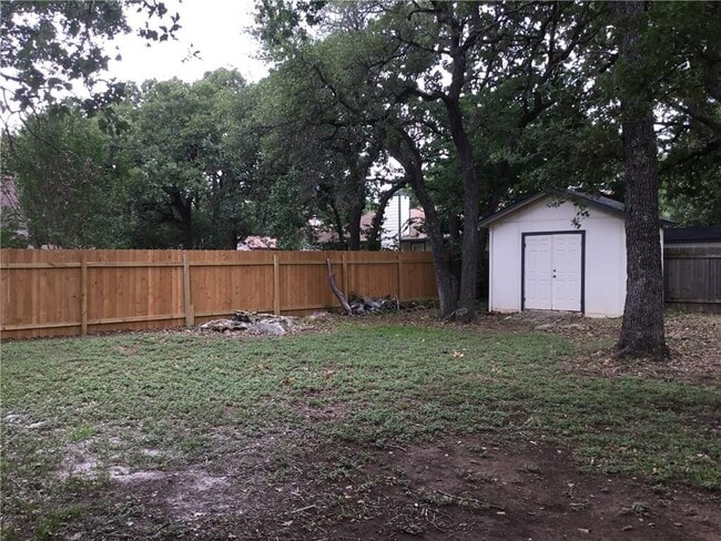 Building Photo - 307 Ridgewood Dr
