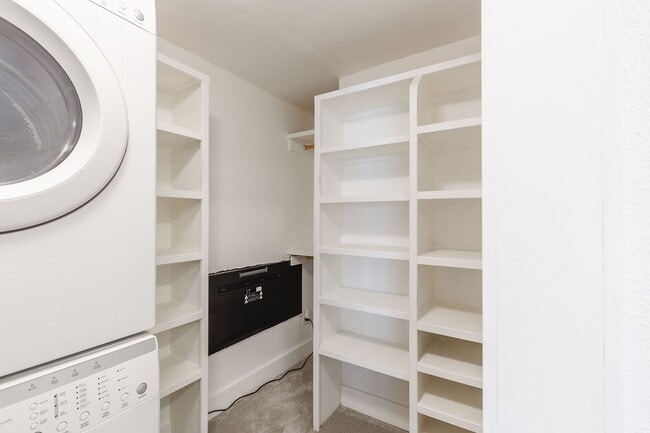 Building Photo - Heart of Eagle 4 Bed 2 Bath Home