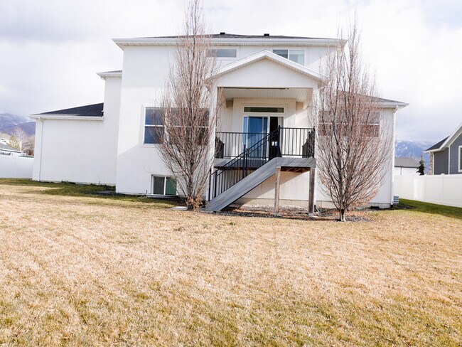 Building Photo - 2274 S 50 E