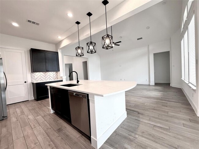 Building Photo - 30421 Zoysia Pt Ln