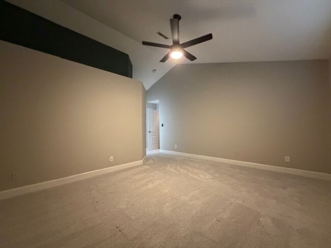 Building Photo - 3 Bed 1 Bathroom Single Family Home Available in Miamisburg*