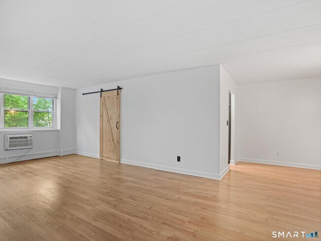 Building Photo - 27 Northill St