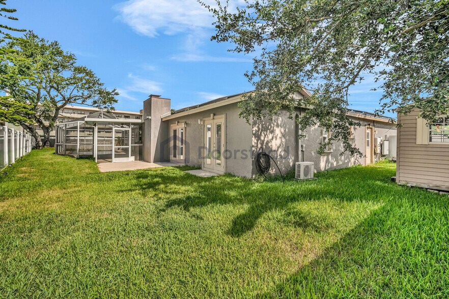 Building Photo - 7892 Sundown Dr