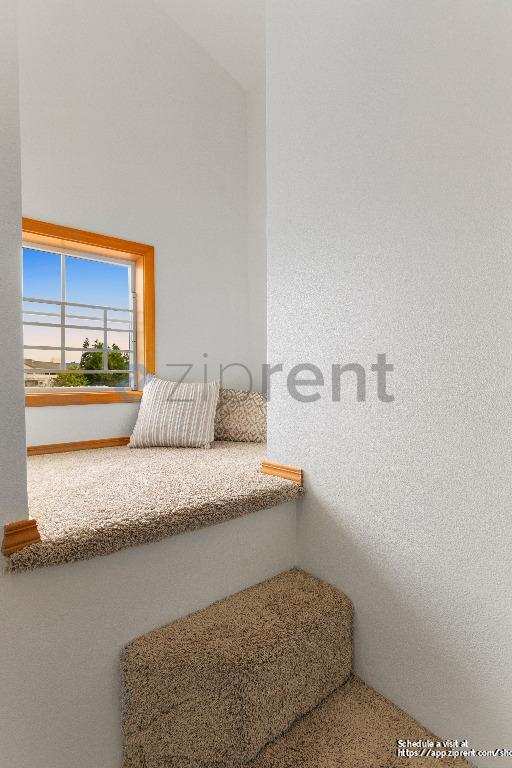 Building Photo - 12047 33rd Ave NE