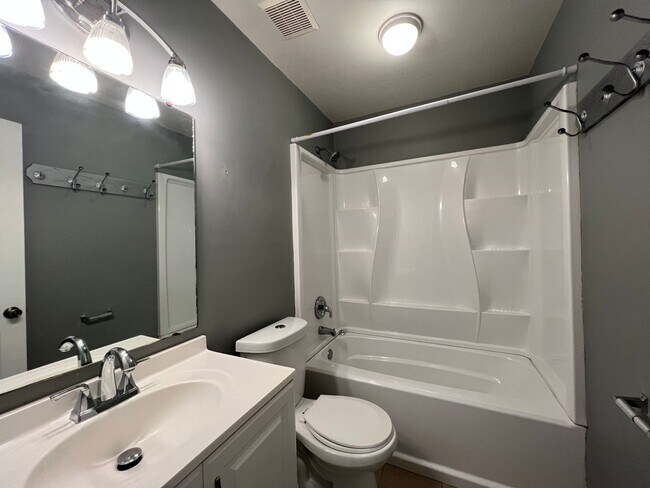 Building Photo - 4611 Colby Dr