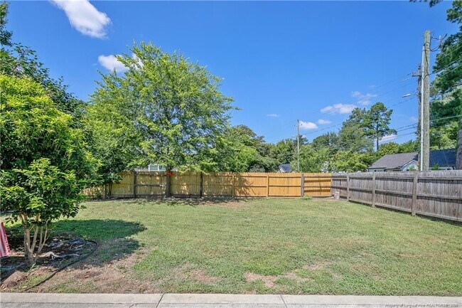 Building Photo - 209 N Churchill Dr
