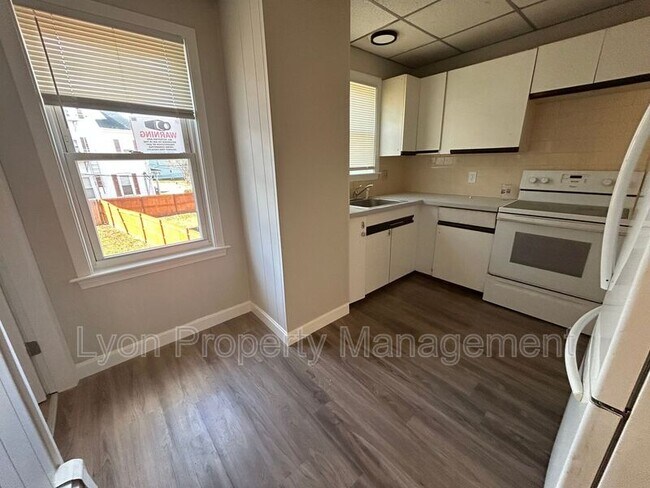 Building Photo - 34 Hodges Ave